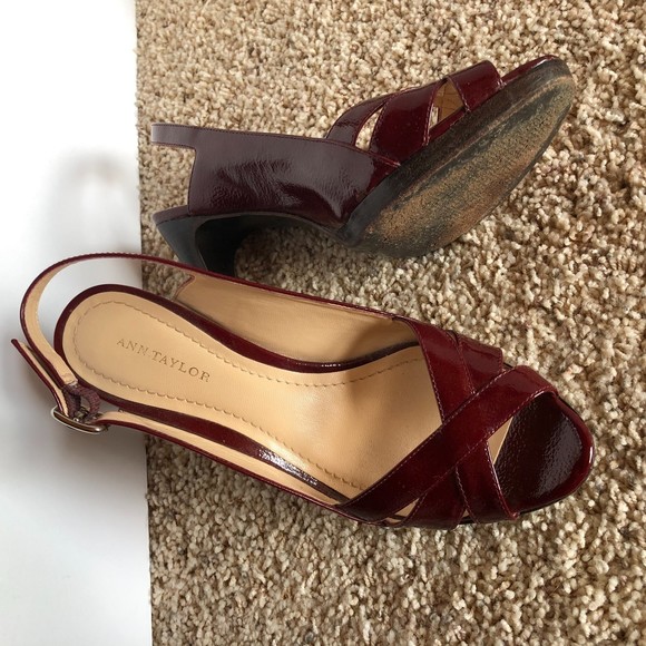 Ann Taylor Wine Red high heel patent leather sandals, Size 6M - Picture 4 of 8